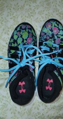Under Armour Floral Running Shoes Youth 6
